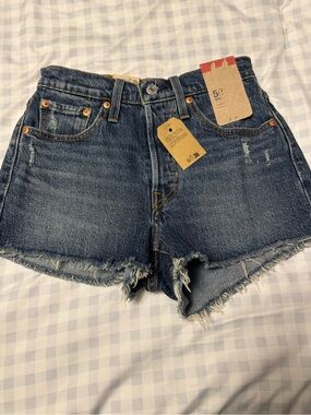 Levi’s shorts